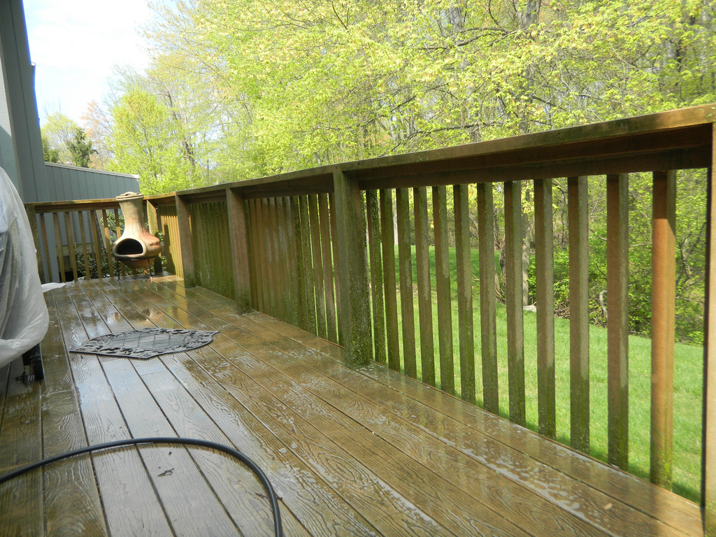 Grand Blanc Power Washing Decks Deck Staining, Driveway Sidewalk Home Davison Holly Fenton Ortonville Goodrich Burton